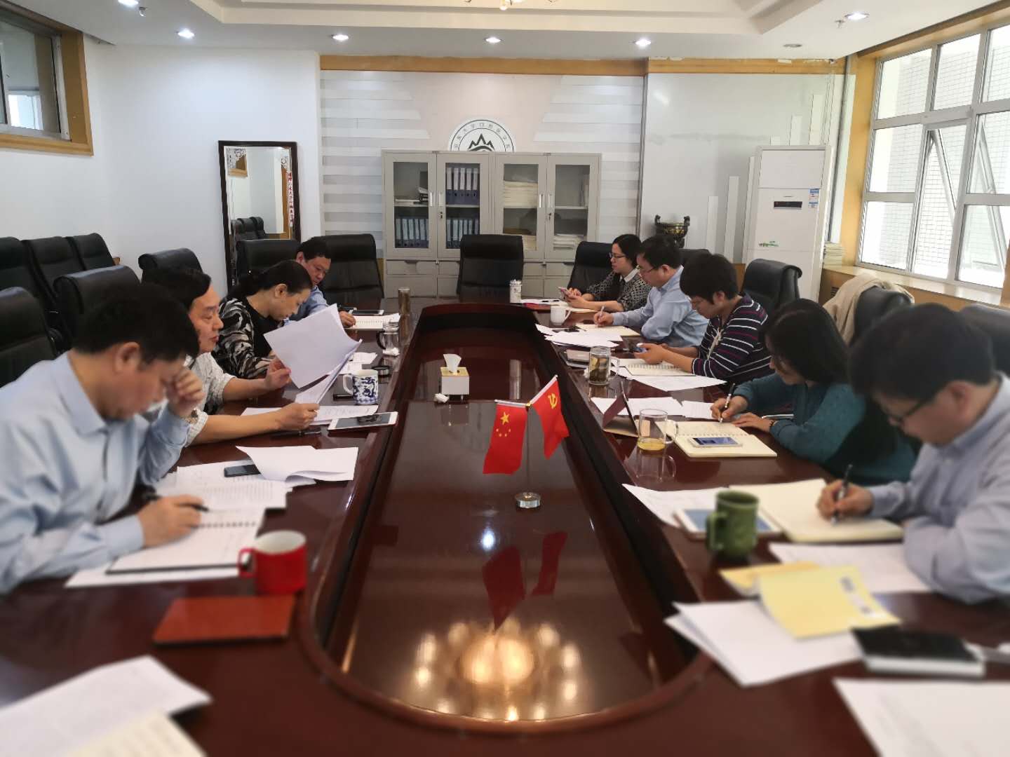公司党委理论学习中心组 组织“大学习 大调研 大改进”专题研讨