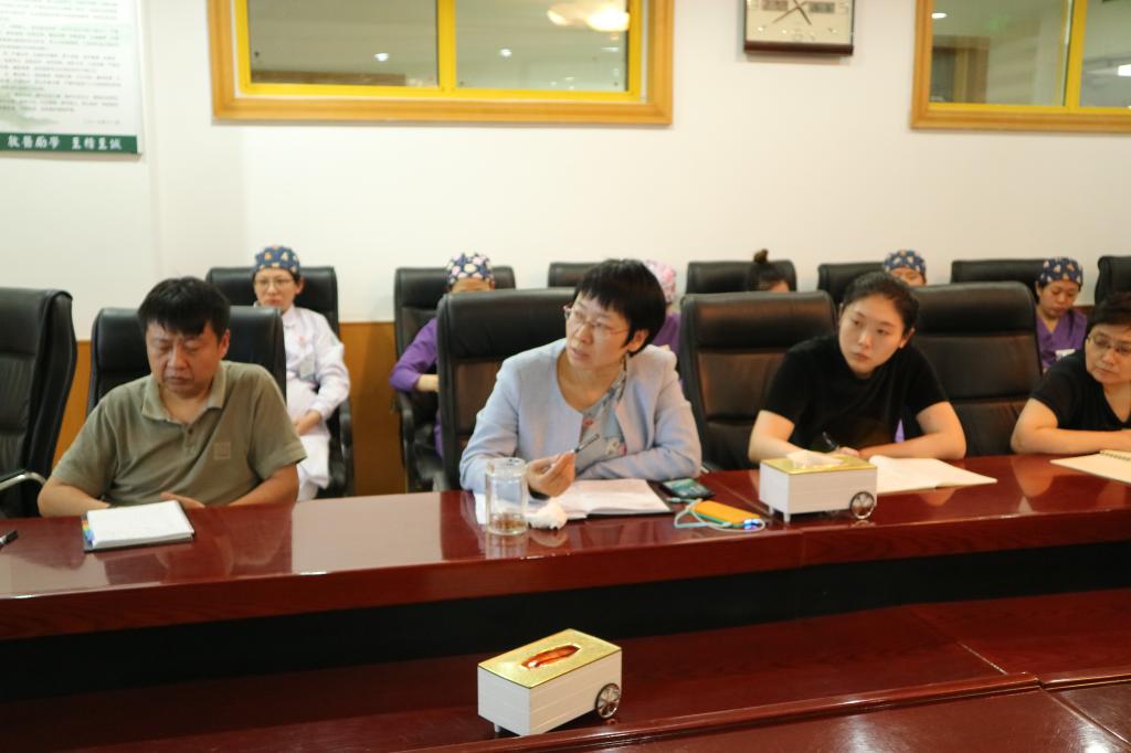 公司召开“增强感控意识，守住安全底线”专题会议
