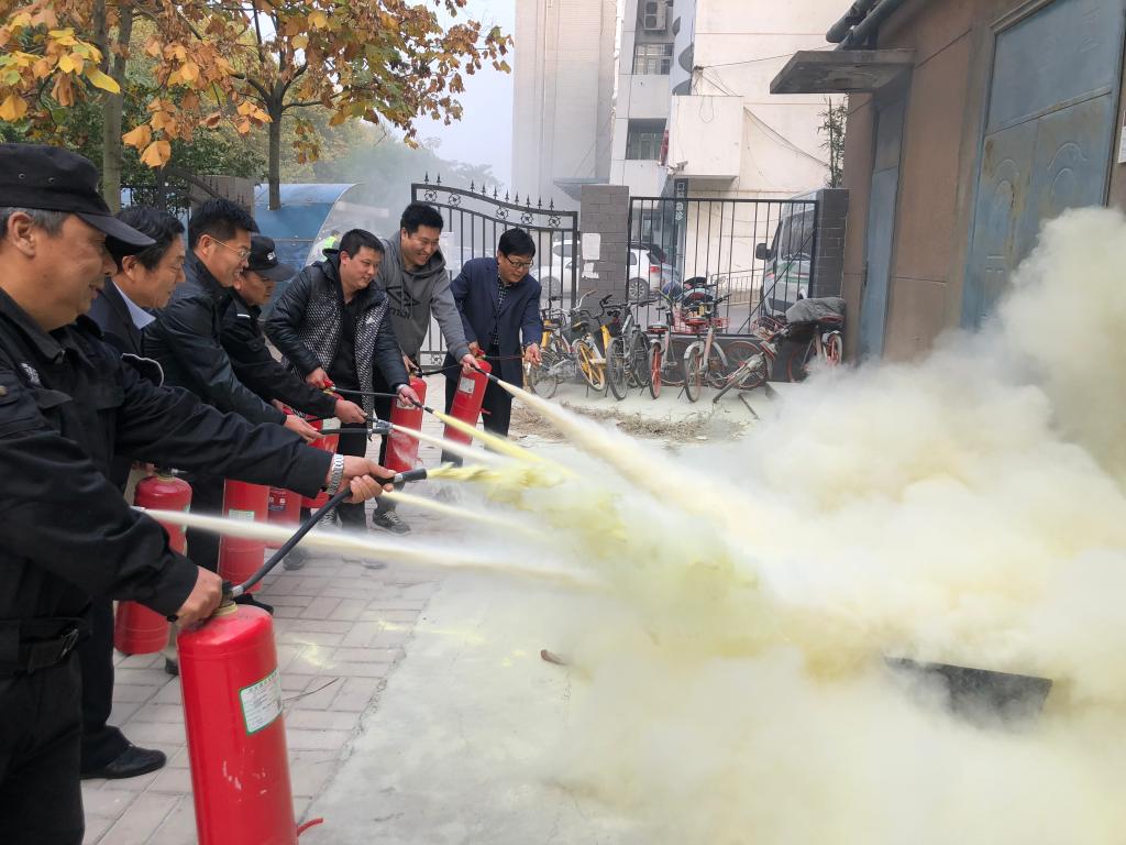 公司组织开展消防培训和灭火演练活动