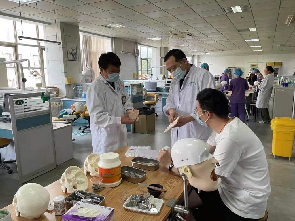 今日开考！伟德体育官网口腔医院全力保障国家医团队格考试实践技能考试（口腔类）顺利进行